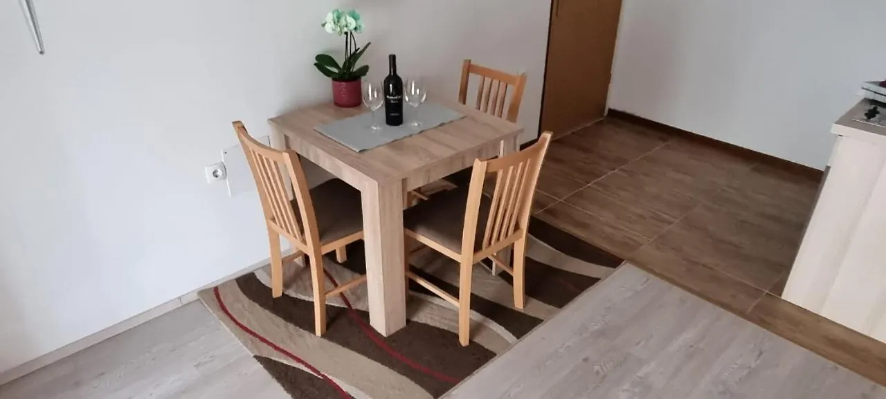 Apartmani Italo 比奥格勒·纳·莫鲁