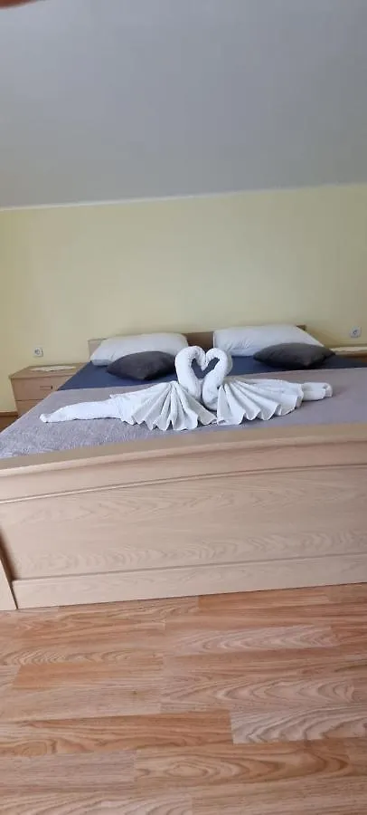 Apartmani Italo 比奥格勒·纳·莫鲁 0*,